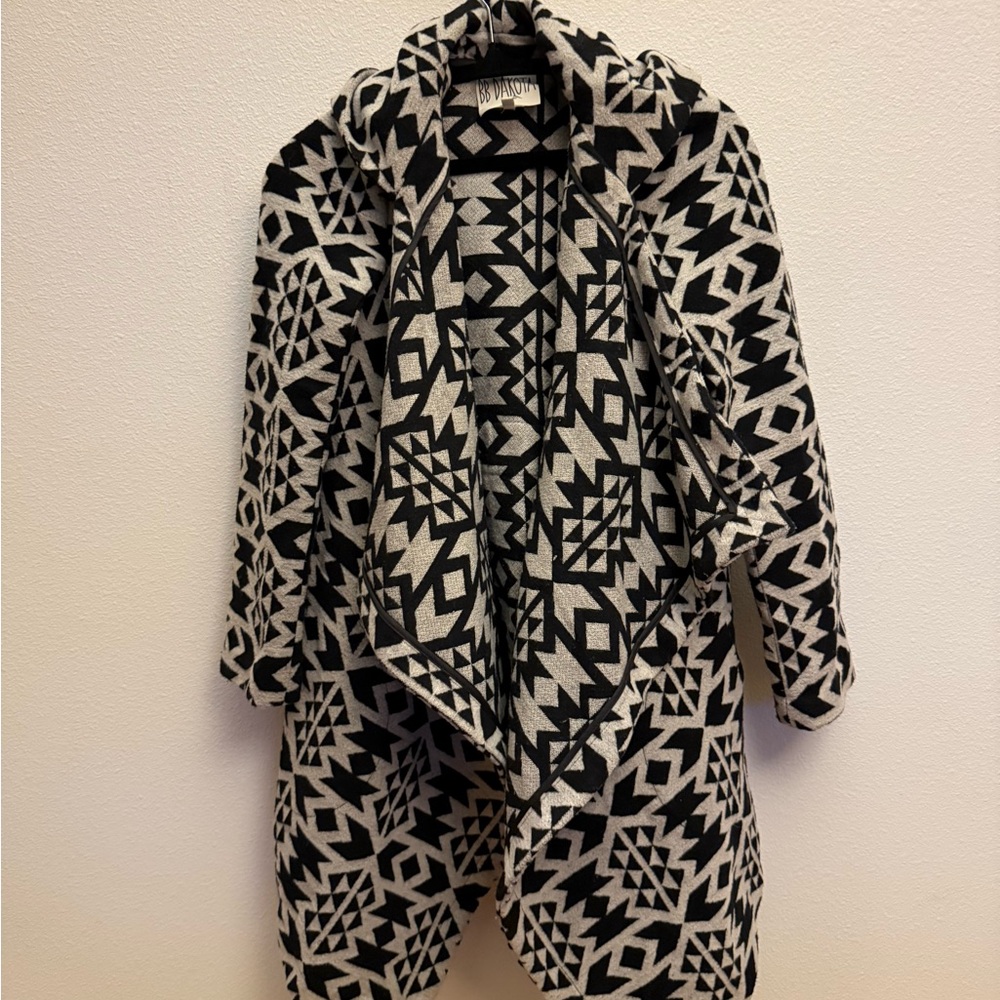 BB Dakota Black and White Geometric Coat